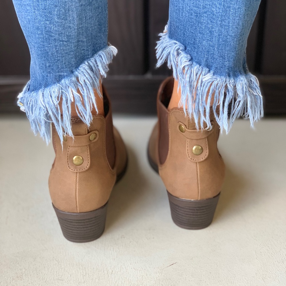 Morgan Rust Distressed Chelsea Western Boot - Picture 4 of 5